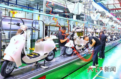 萍鄉新能源裝備企業生產忙 搶抓發展新機遇